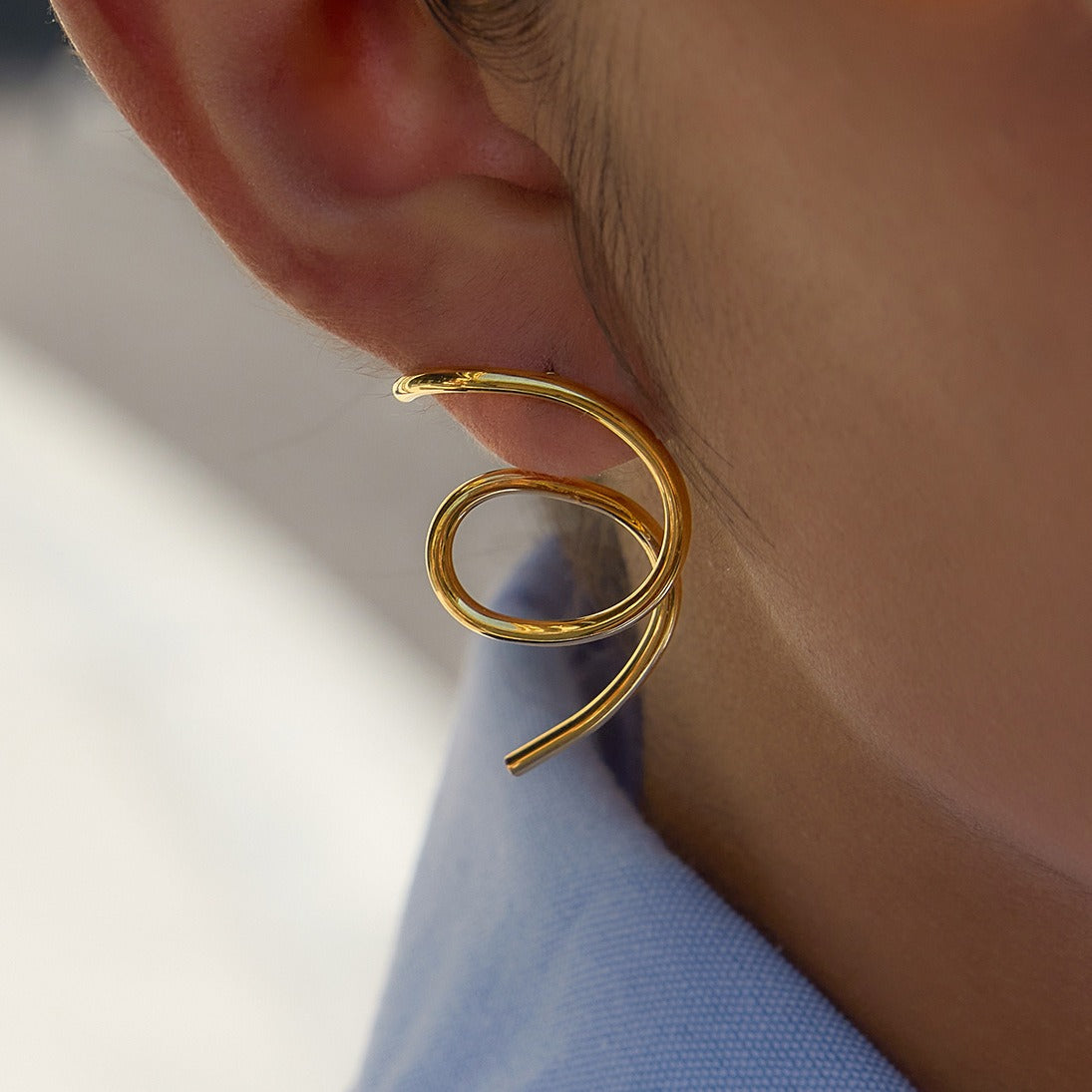 18K Gold Irregular Line Titanium Steel Stud Earrings