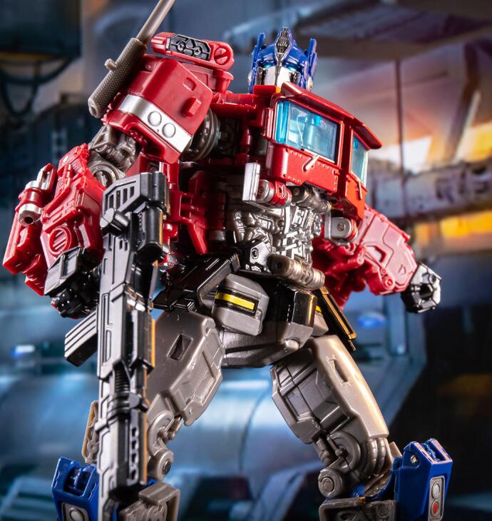 Transforming Commander Toy - V-Class SS38 Optimus Prime