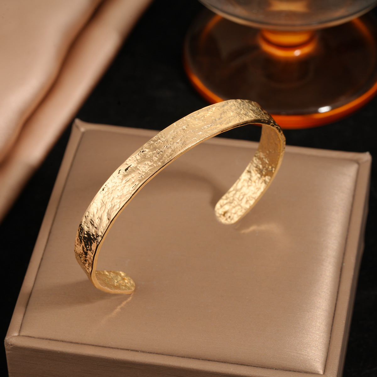 European & American Style Cold Rolled Steel Fade Resistant Bangle, 18K Gold Plated Fashion Personalized Irregular Design Textured Bracelet