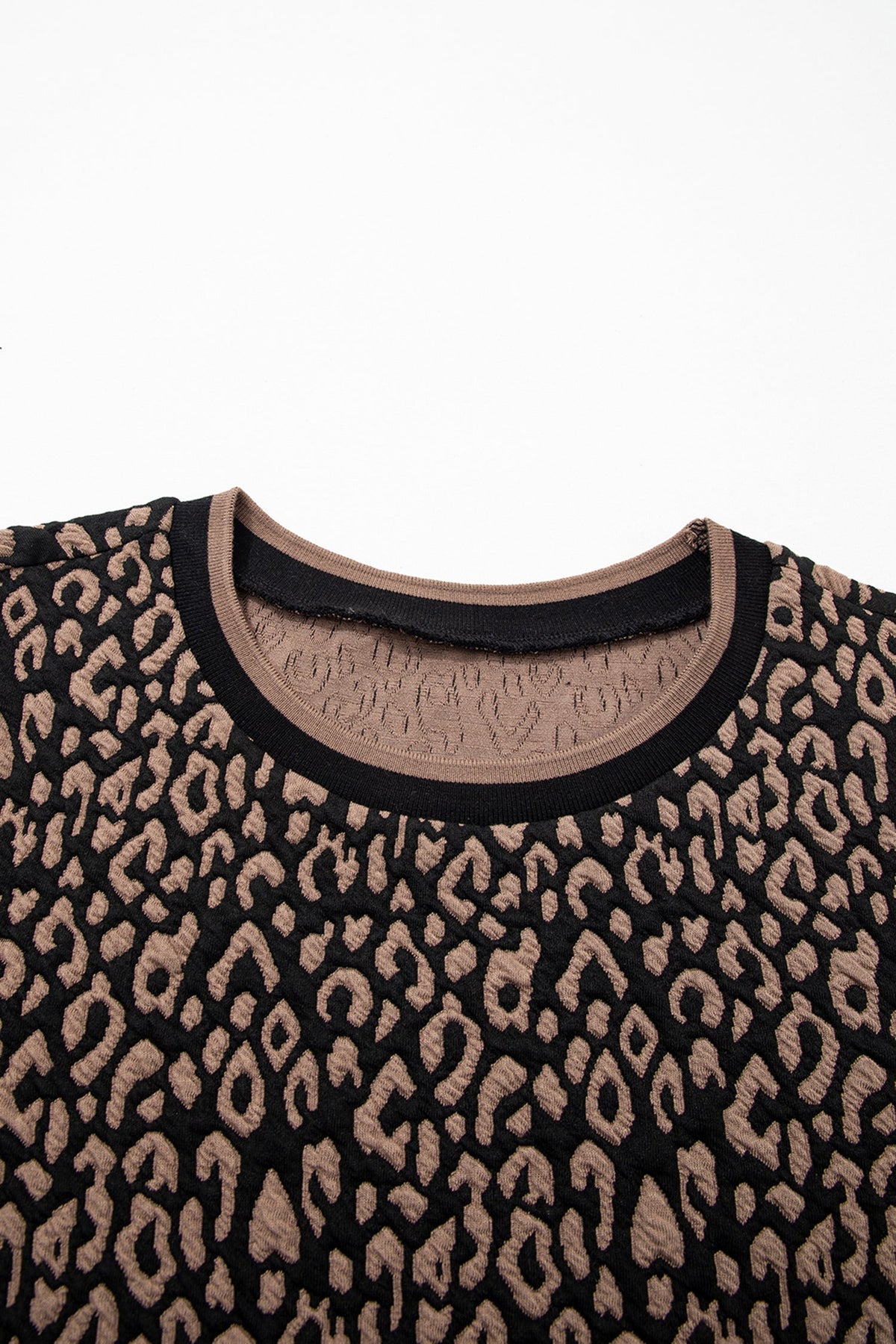 Leopard Contrast Trim Puffy 3/4 Sleeve Top