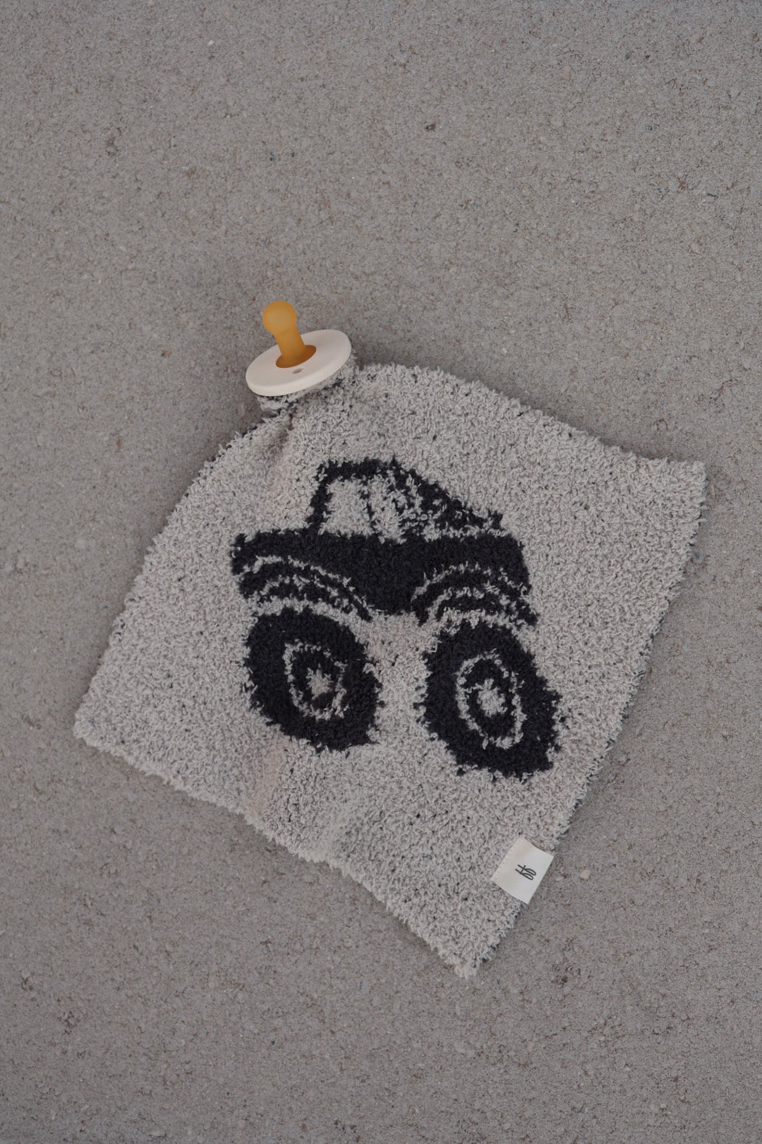 Lovey | Monster Truck