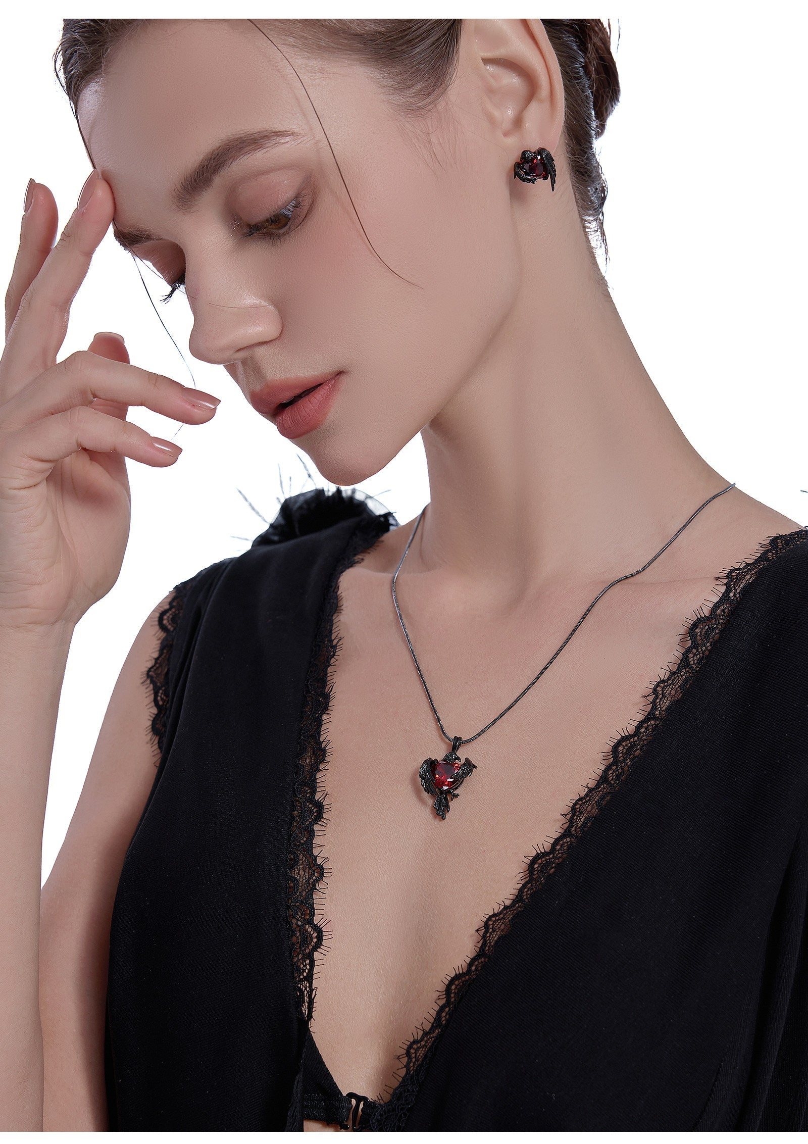 Thorn Series Sweet-Cool Dark Raven Necklace