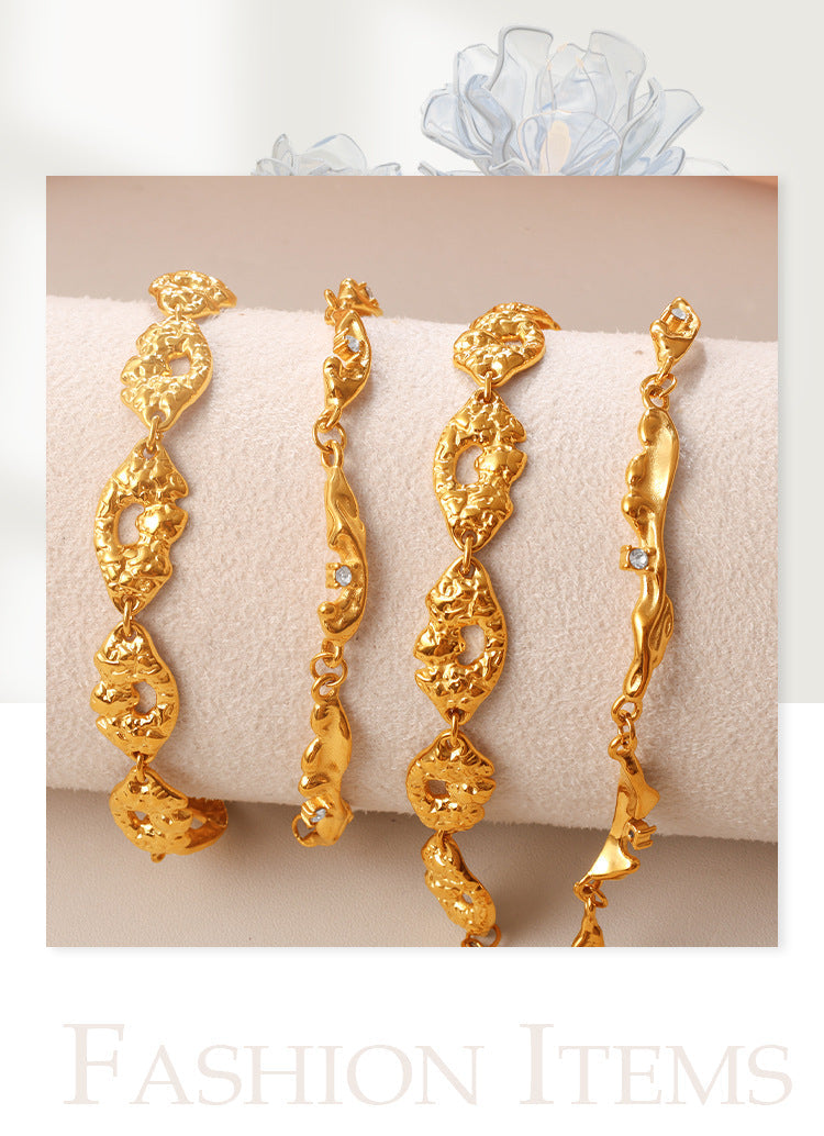 Gold Texture Hollowed-out Hand Accessory With Retro Texture, Niche Design, With Tiny Diamond Inlays, Adjustable Bracelet