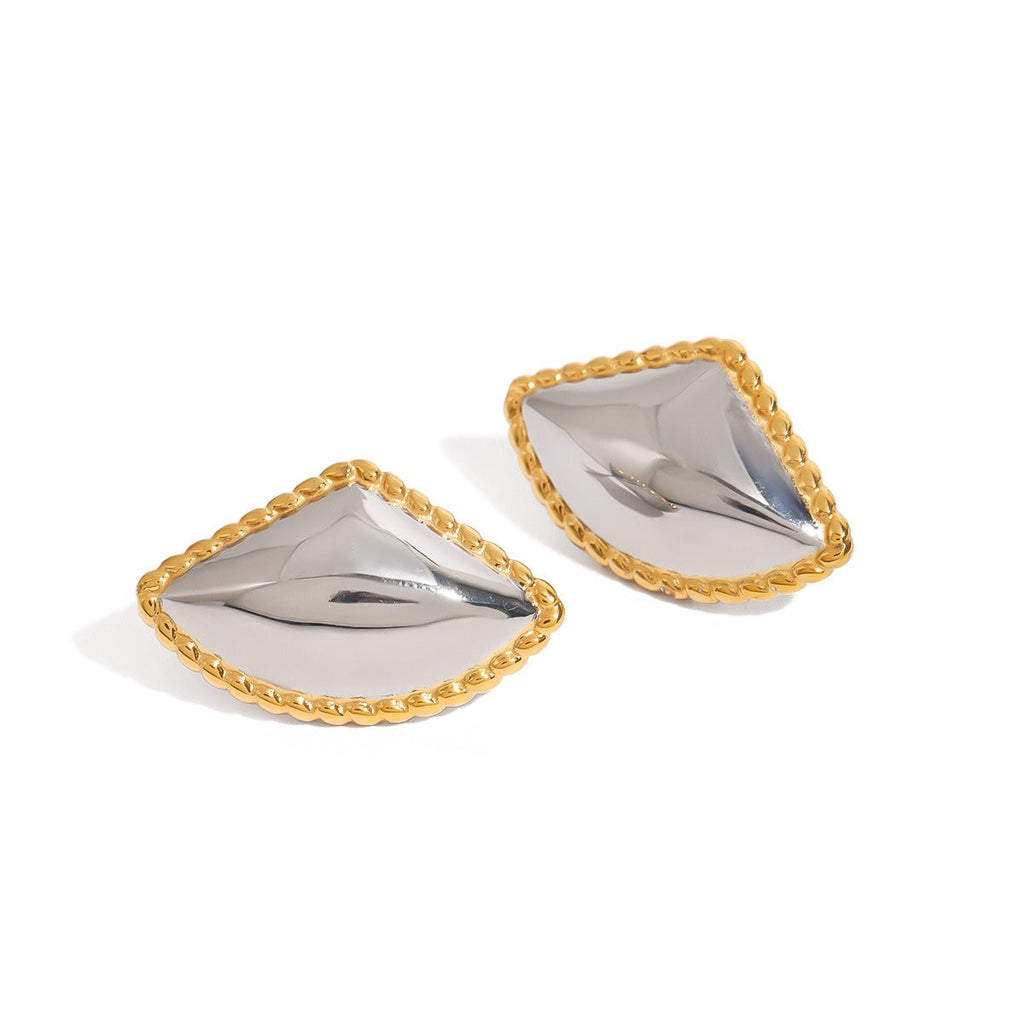 18K gold fan-shaped earrings with gold and silver color matching design