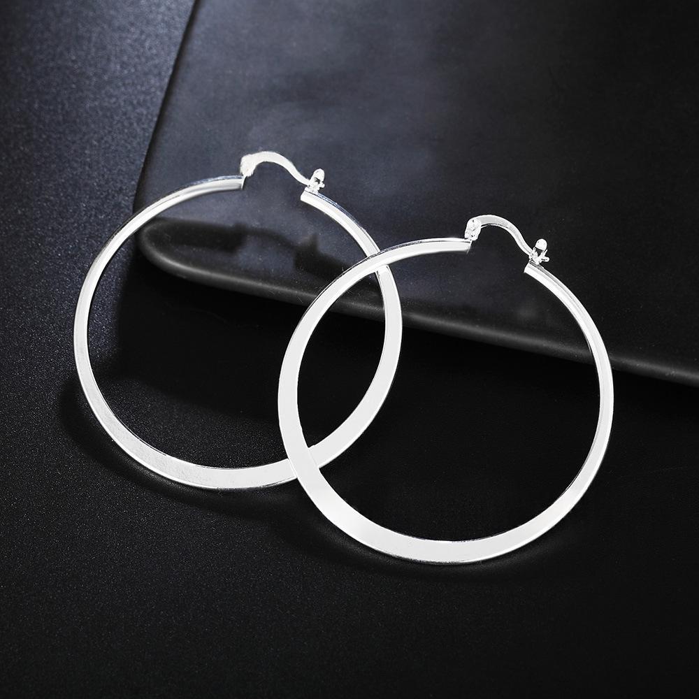 Simple Elegant And Fashionable Womens Earrings