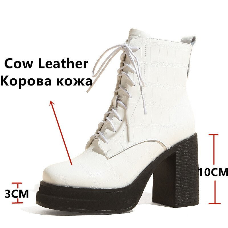 Women's Retro Fashion Embossed Chunky Heel Ankle Boots - Image 2