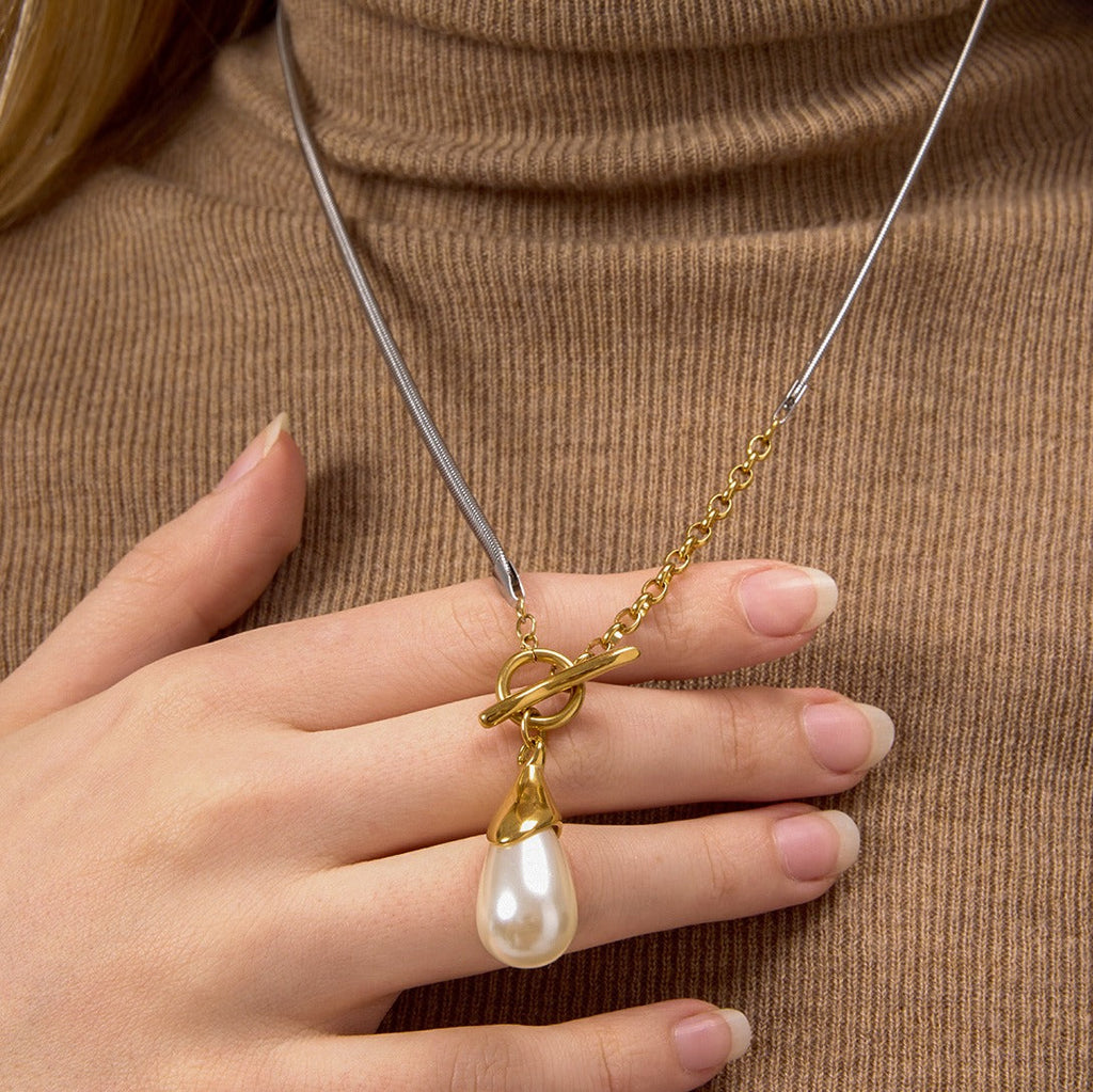 Lustrous Pearl Sweater Chain Necklace in 18K Gold and Titanium