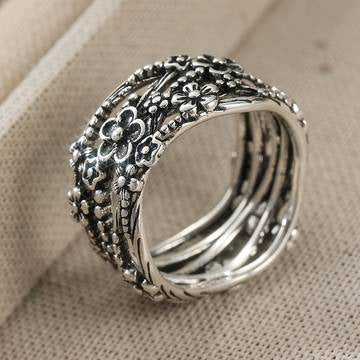 Retro Hollow Carved Ring For Women Distressed Vintage Style