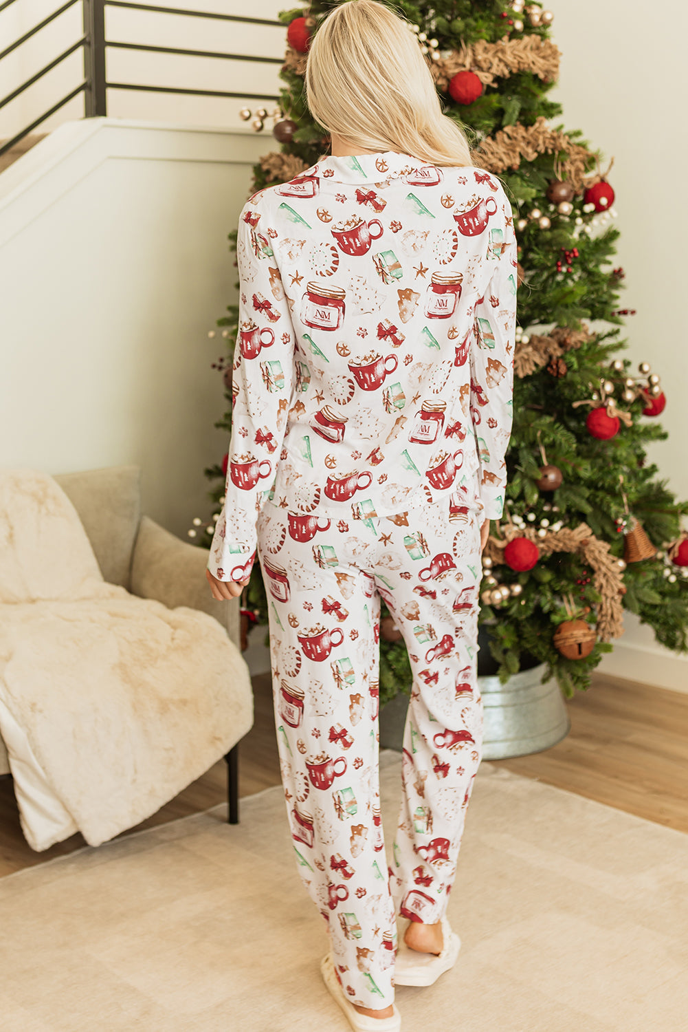 Women's Festive Print Long Sleeve Pajama Set in White