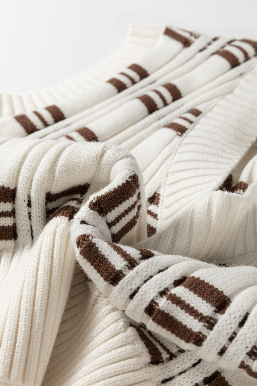 Geometric Textured V-Neck Crop Sweater Vest