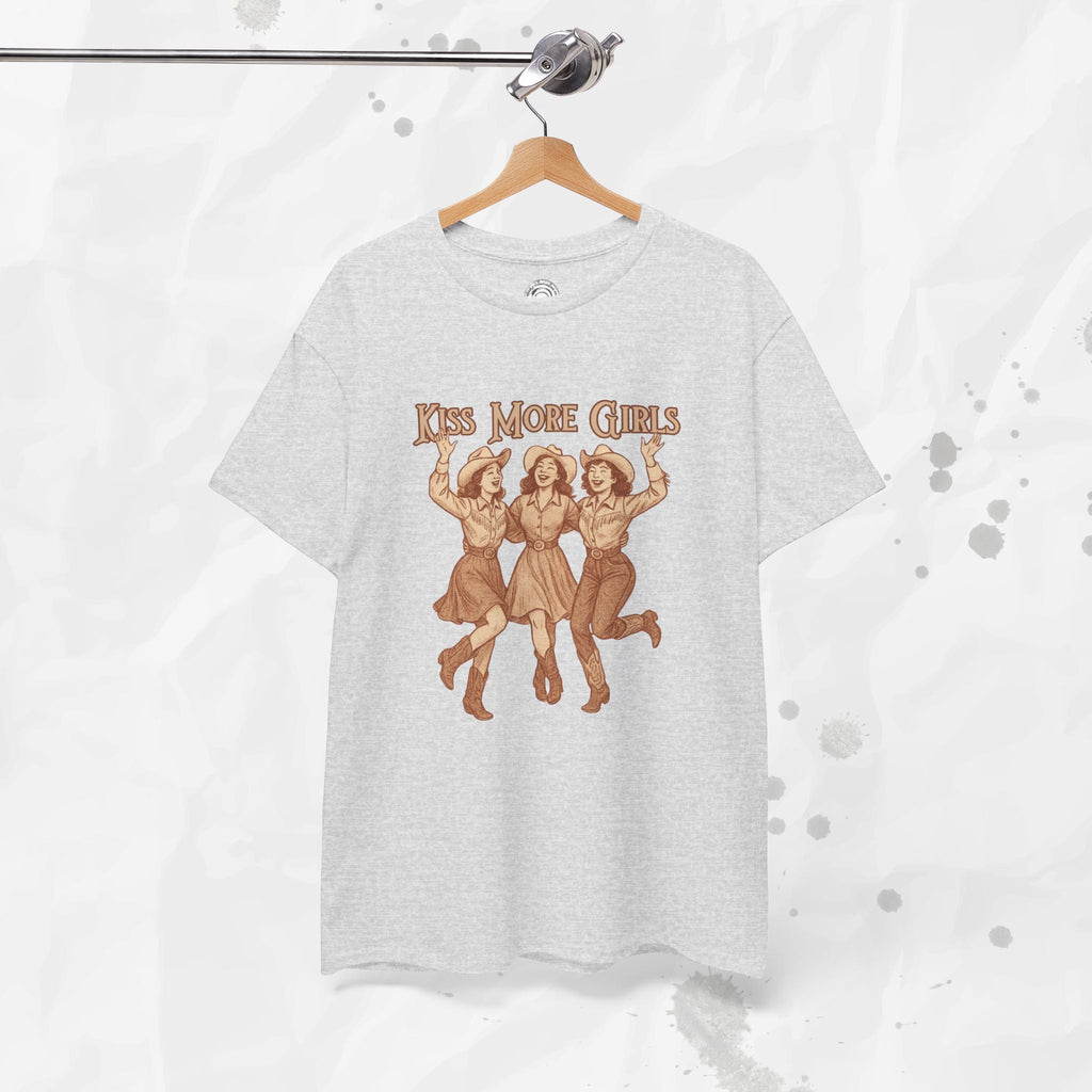 Kiss More Girls – T-Shirt