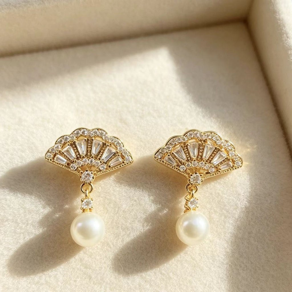 French-style Vintage Pearl-encrusted Fan-shaped Silver Stud Earrings With Zircon Embellishments