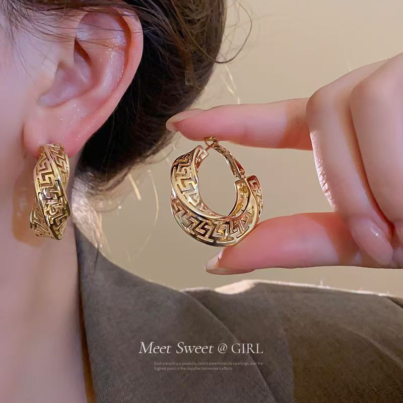 Twisted Hollow Hoop Earrings, European American Niche Gold Hoops