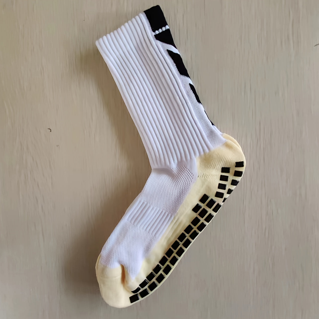 Non-Slip Soccer Grip Socks with Towel Bottom for Enhanced Performance and Stability in Sports
