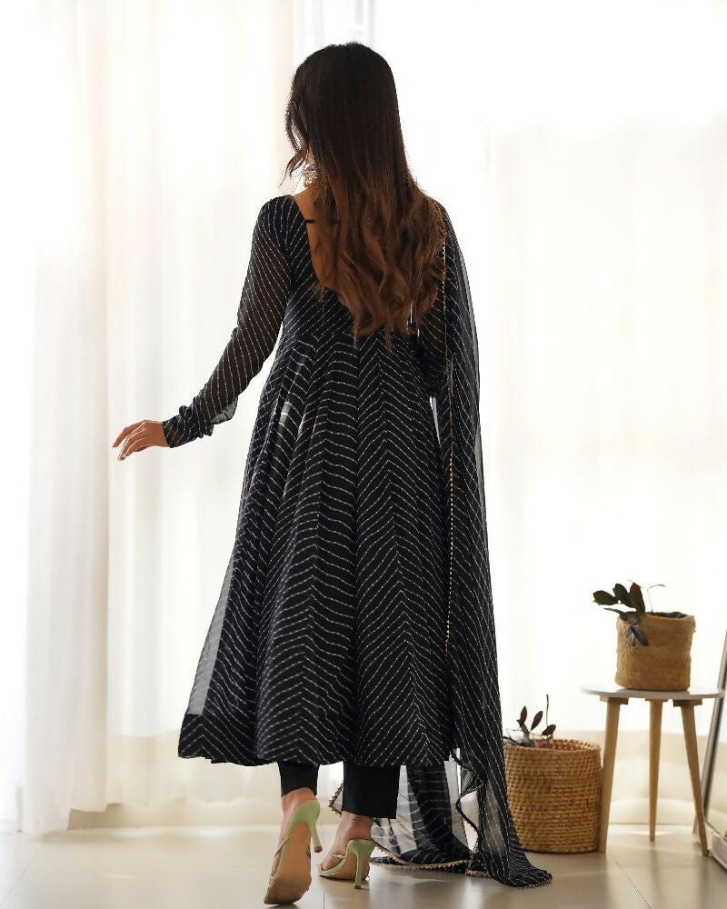 Black Georgette Kurta Set with Sequence Embroidery Work
