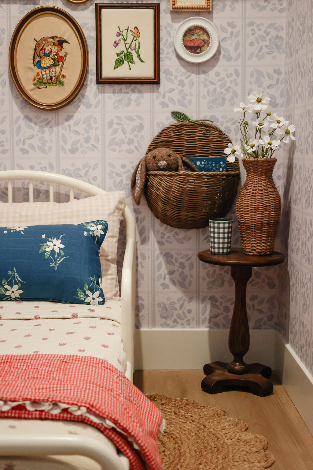 Francine Vintage-Inspired Floral Wallpaper - Light Blue & White