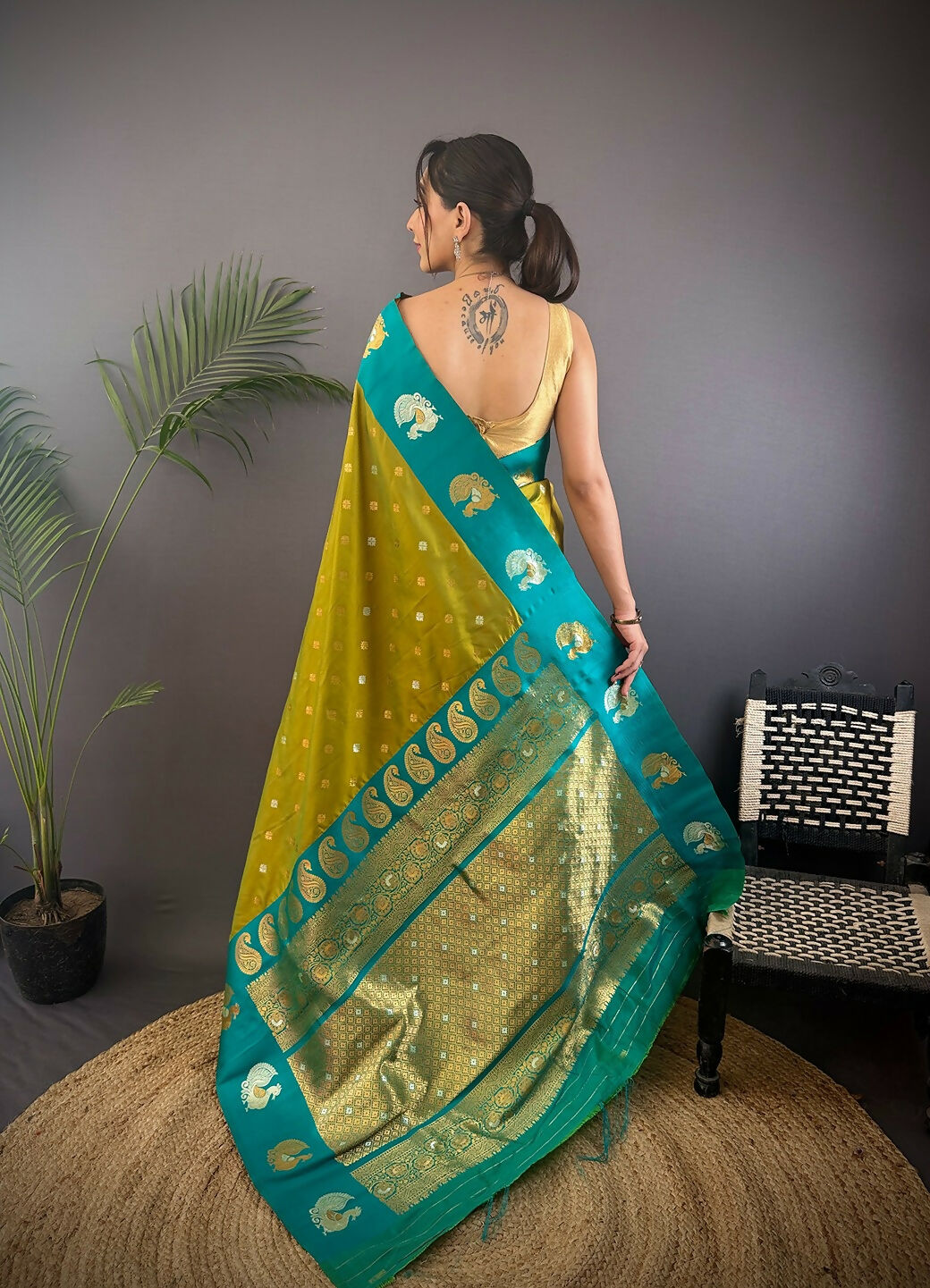 Green Butti Banarasi Soft Silk Saree with Unstitched Blouse