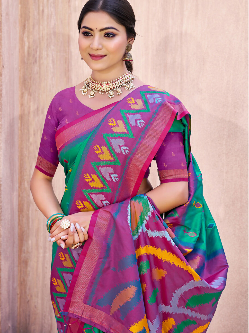 Rama Green Pochampally Silk Saree with Matching Blouse Piece