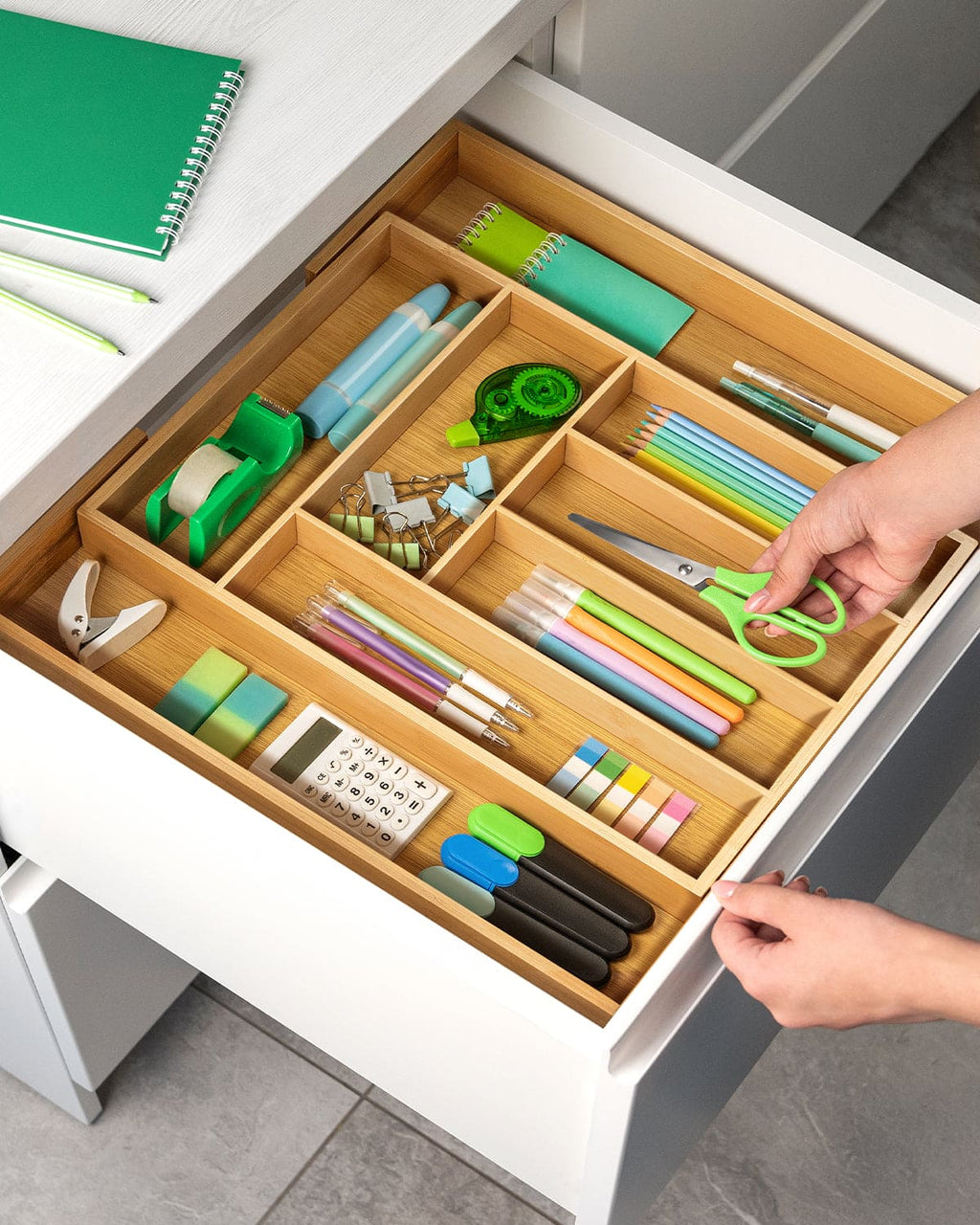 Expandable Silverware Organizer (8 Slots)