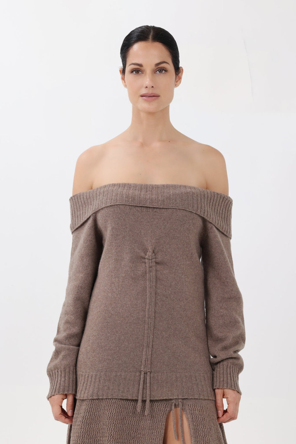 Cashmere Off-the-Shoulder Sweater in Sand