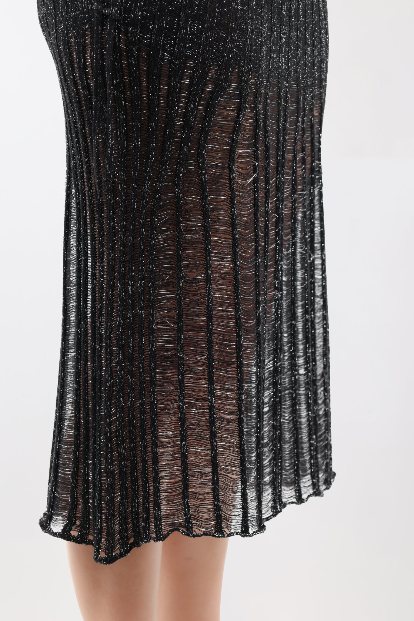 Luxe Ribbed Midi Skirt in Black