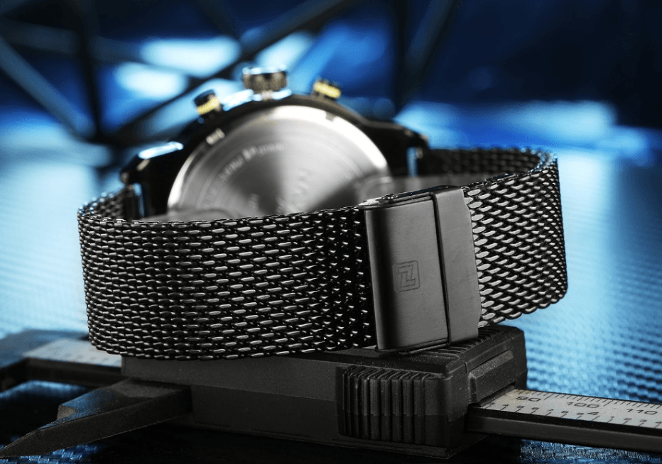 Men's Analog Quartz Wrist Watch with Stainless Steel Mesh Band