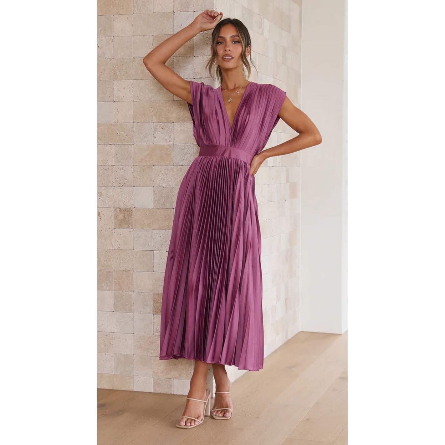 Elegant Pleated Sleeveless Casual Dress with Zipper and Lace-Up