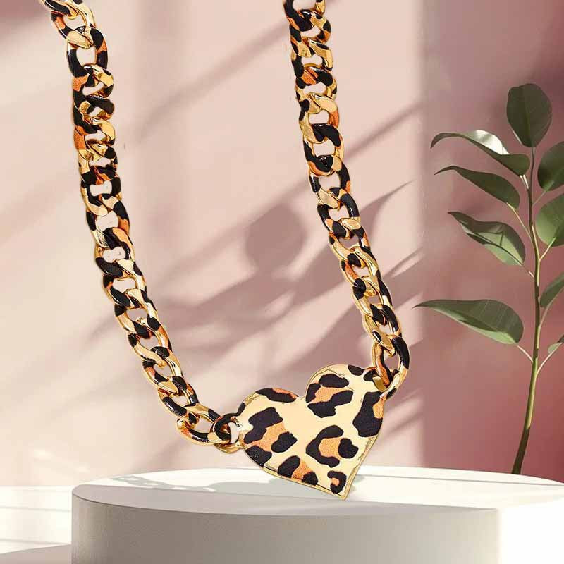 A Charming Ladies Chain Necklace Is Perfect For Bold Stylish Women