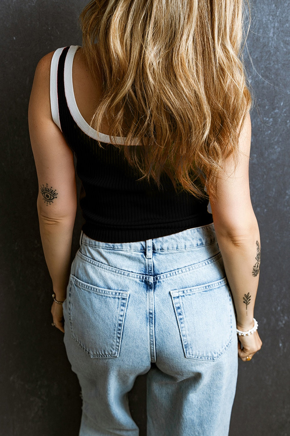 Women's Ribbed Knit Contrast Trim Tank Top Essential Layering Piece - Image 7
