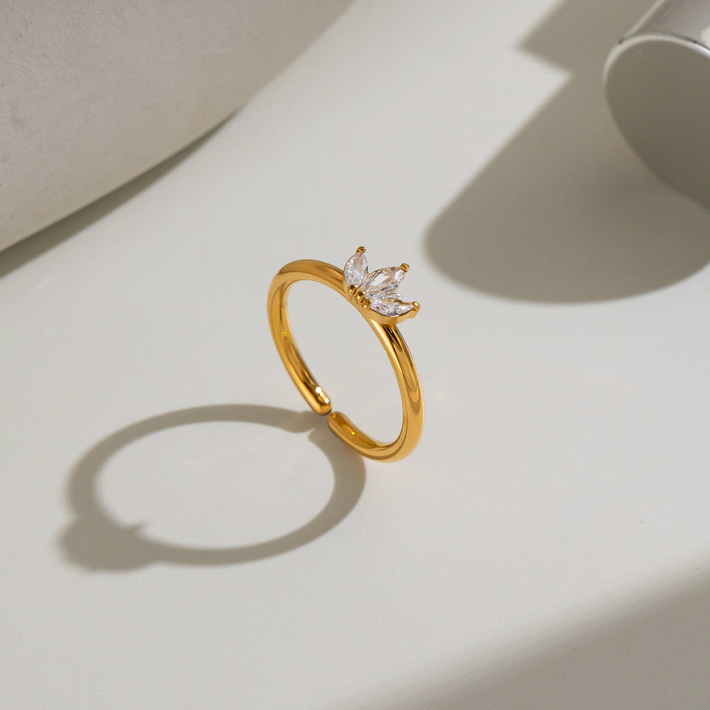 Zircon Niche And Sophisticated Finger Ring