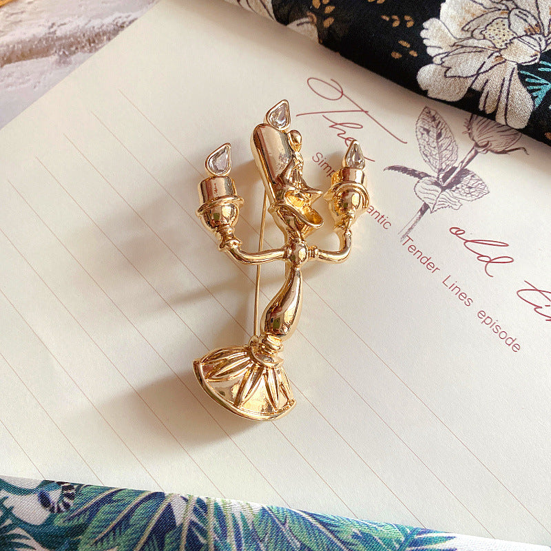 Western Court Retro Chandelier-Style Gold Brooch