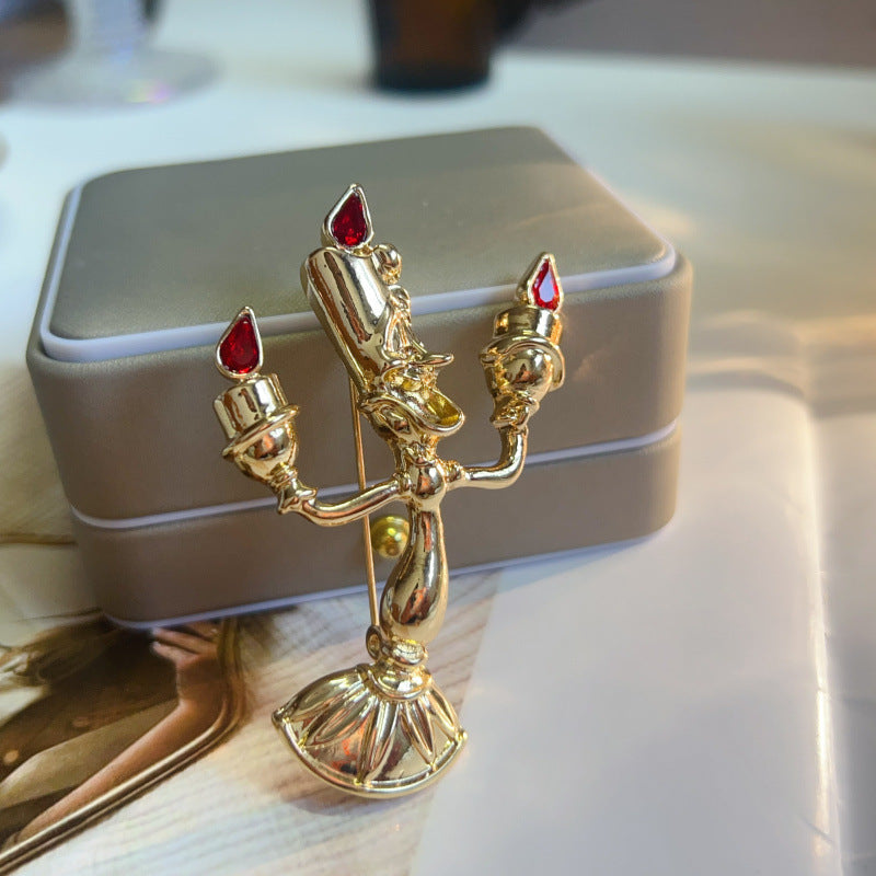 Western Court Retro Chandelier-Style Gold Brooch