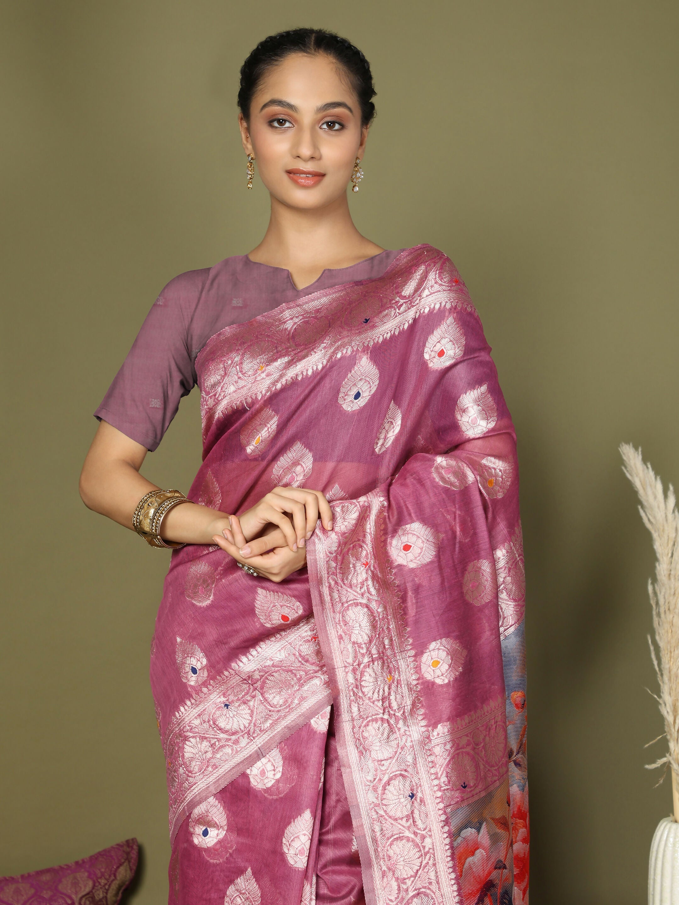 Elegant Pink Linen Cotton Saree with Matching Blouse Piece