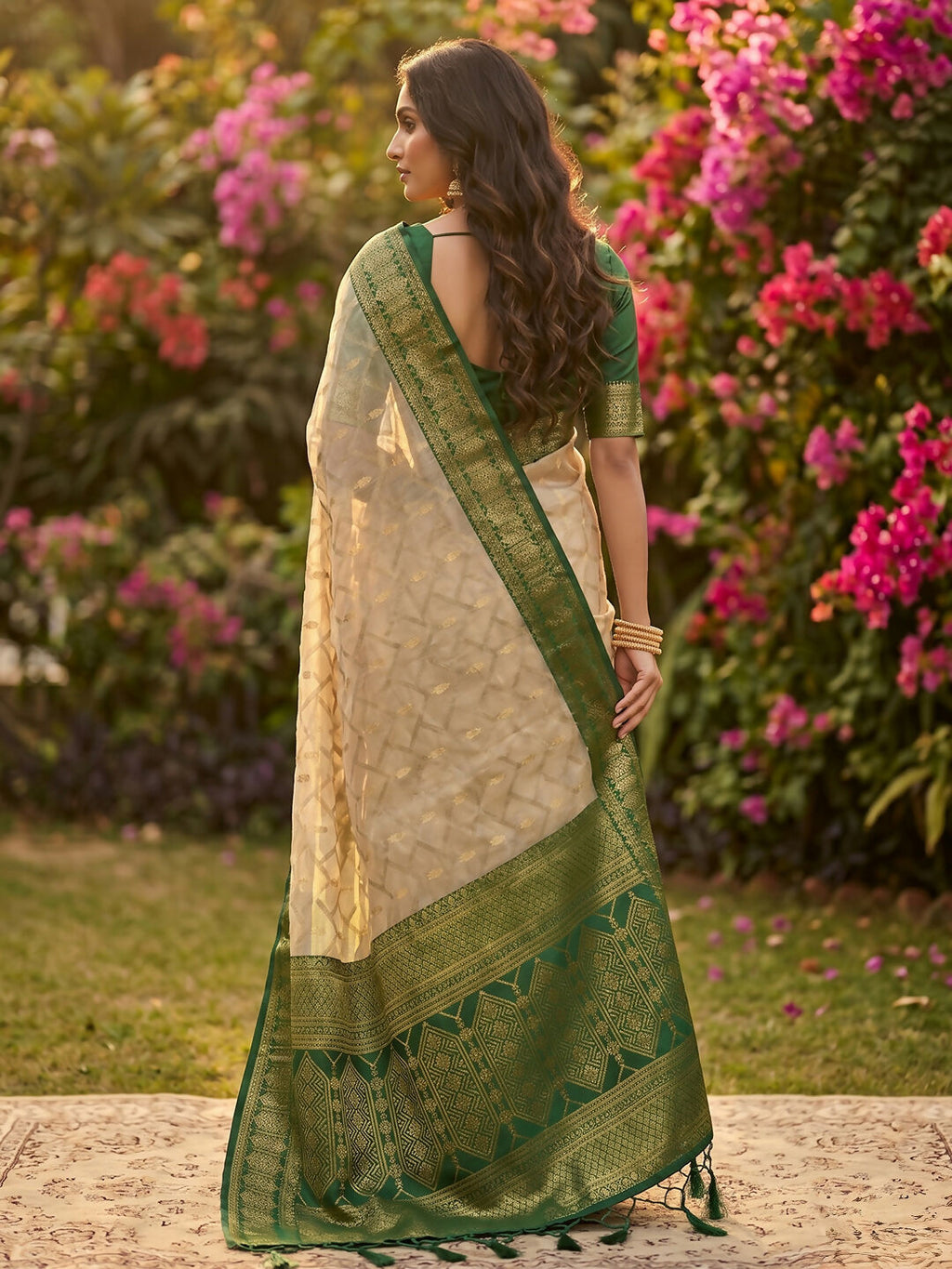 Chiku With Green Cotton Saree for Daily Elegance