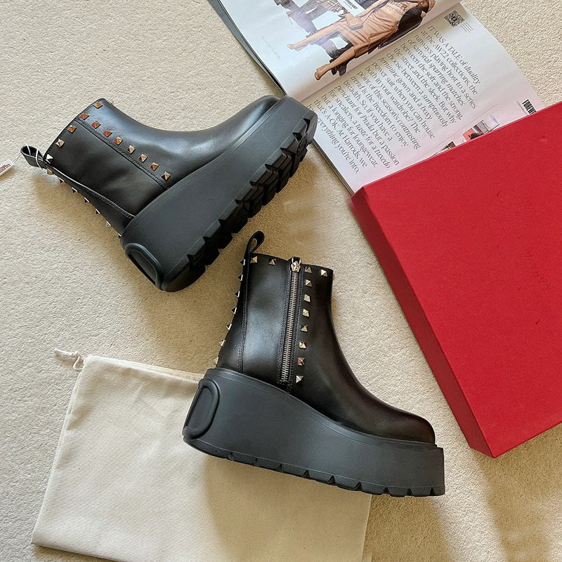 Chunky Platform Black Rivet Chelsea Ankle Boots for Women - Image 2