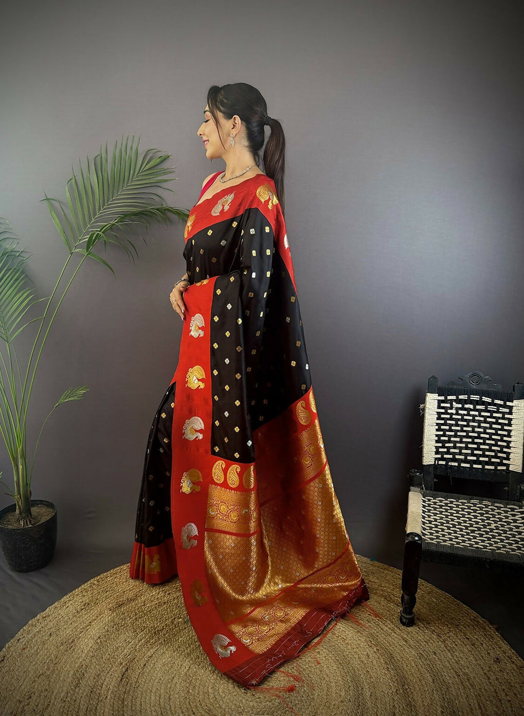 Joban Fashion Maroon Butti Banarasi Silk Sarees