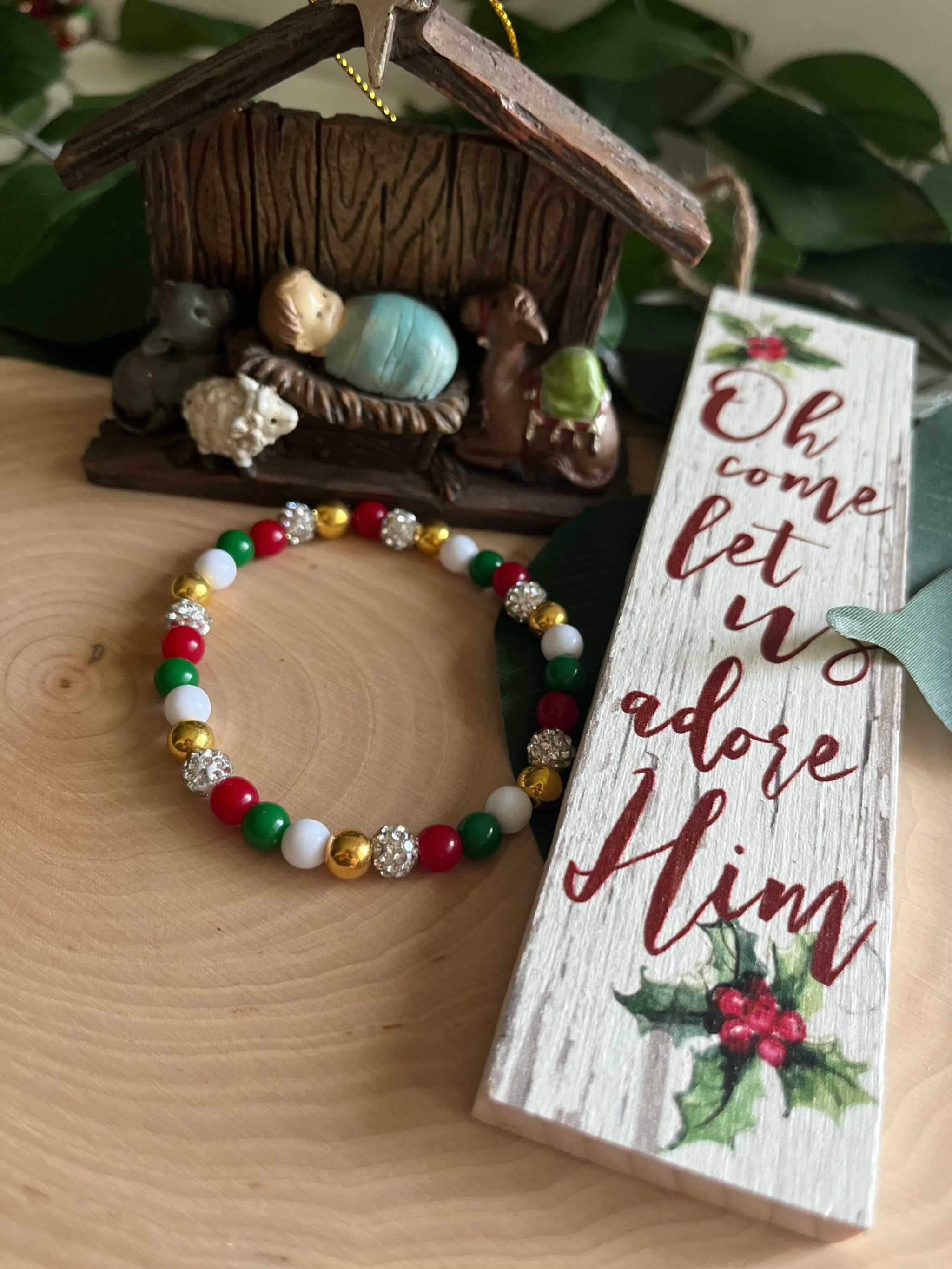 Christmas Jeweled Bead Bracelet - Festive Holiday Stretch Jewelry