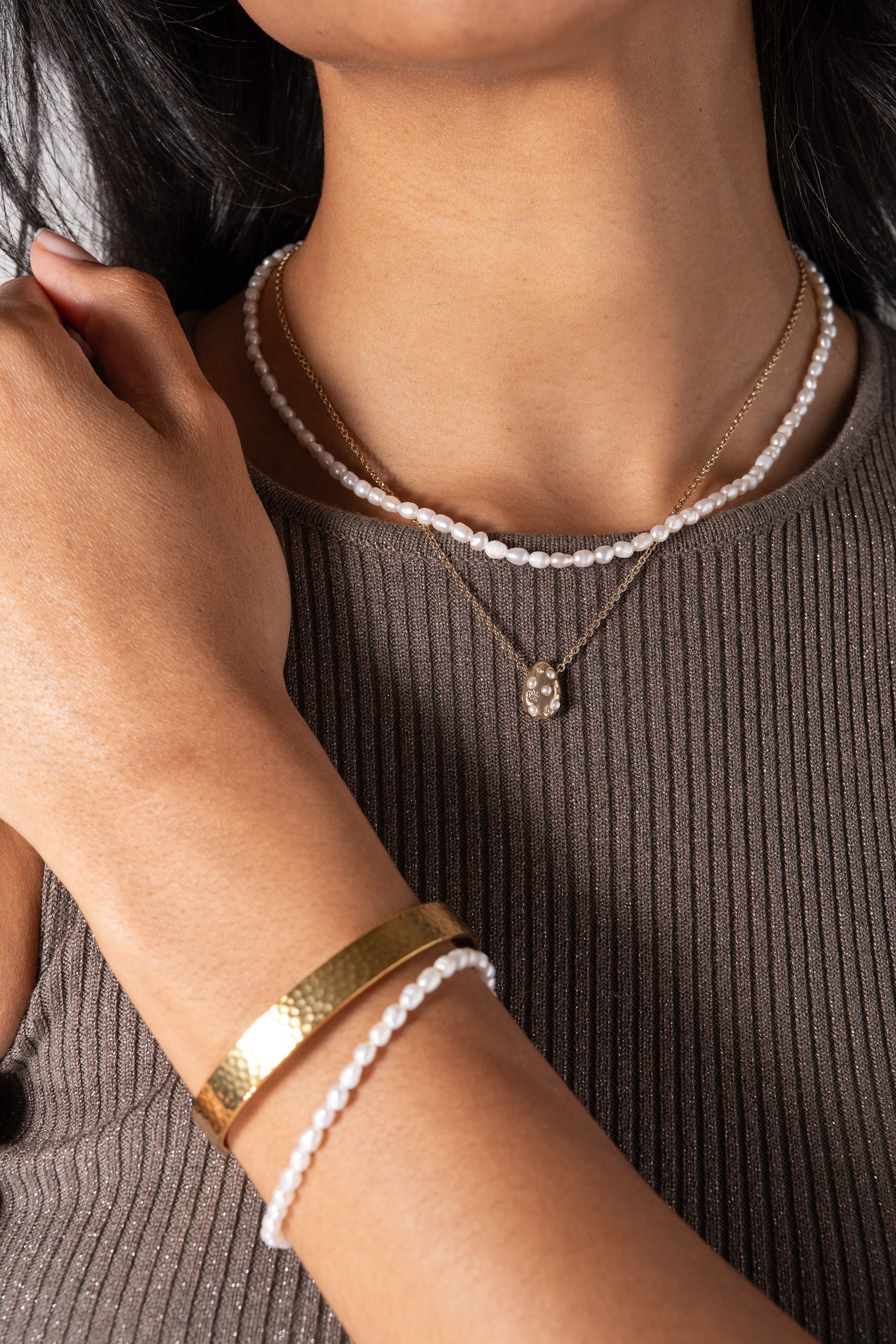 Freshwater Pearl Bracelet in White and Gold Tones