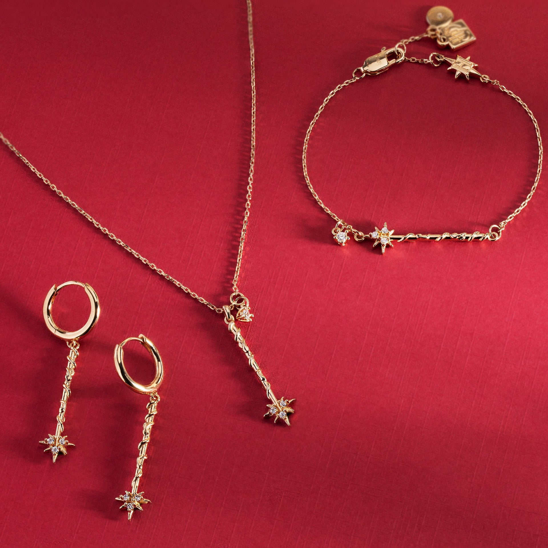 Harry Potter™ Hermione Wand Crystal Charm Bracelet in Gold