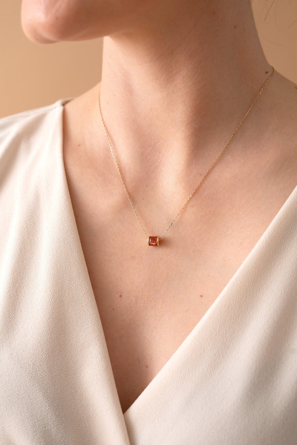 January Birthstone Barrel Pendant Necklace in 14K Gold