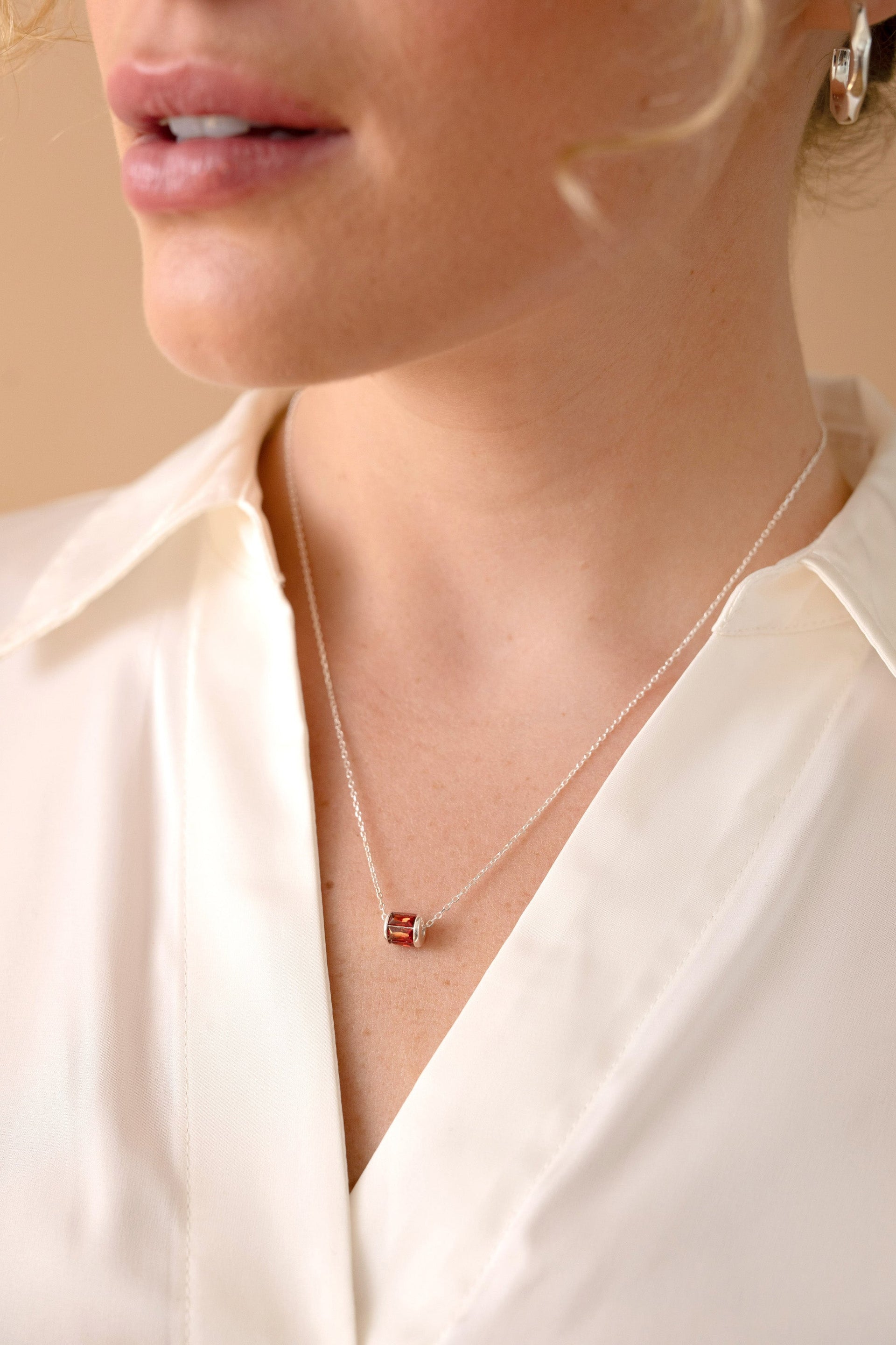 January Birthstone Barrel Pendant Necklace in 14K Gold