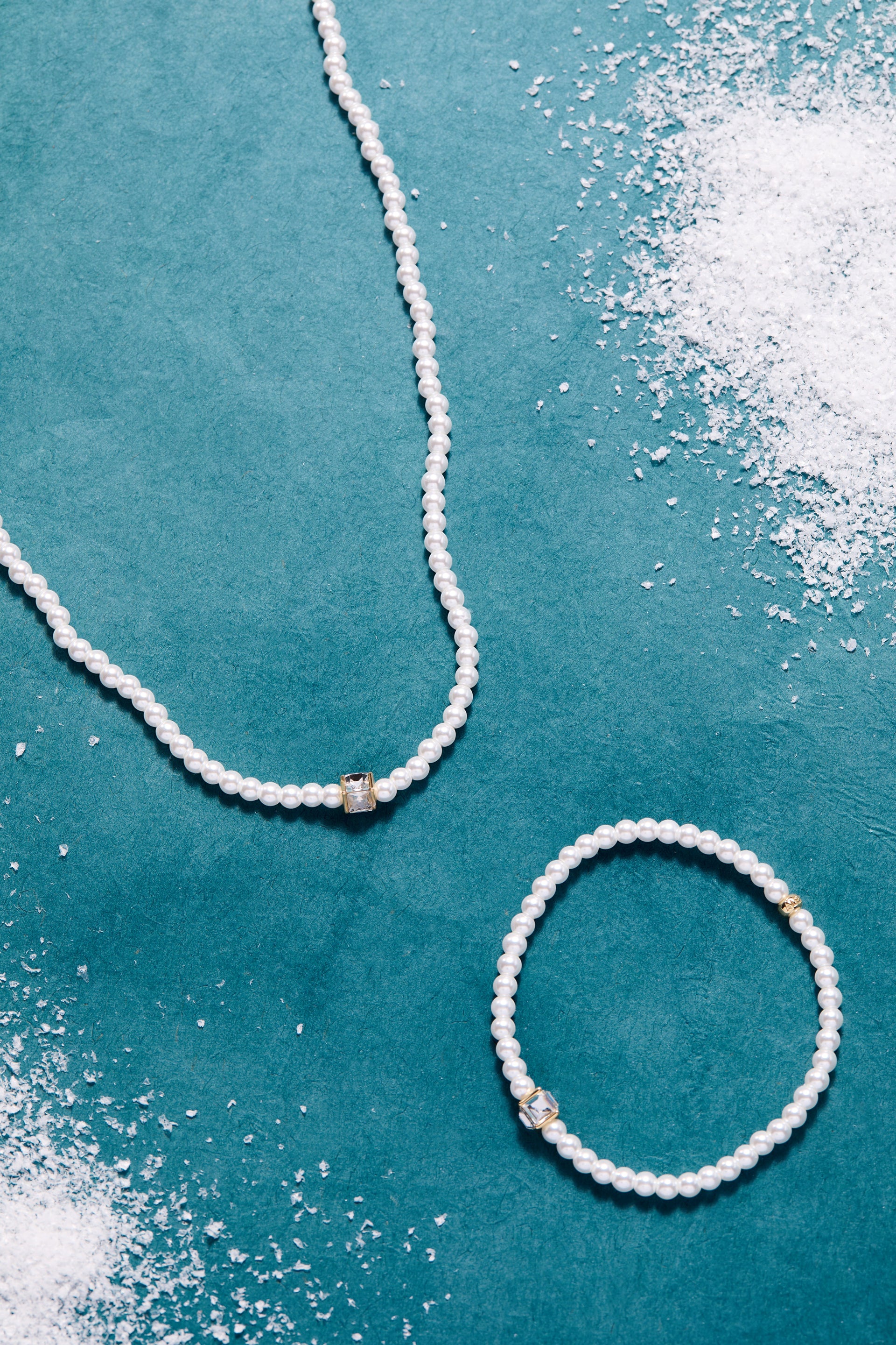 Crystal and Pearl Beaded Necklace in White and Gold for Women