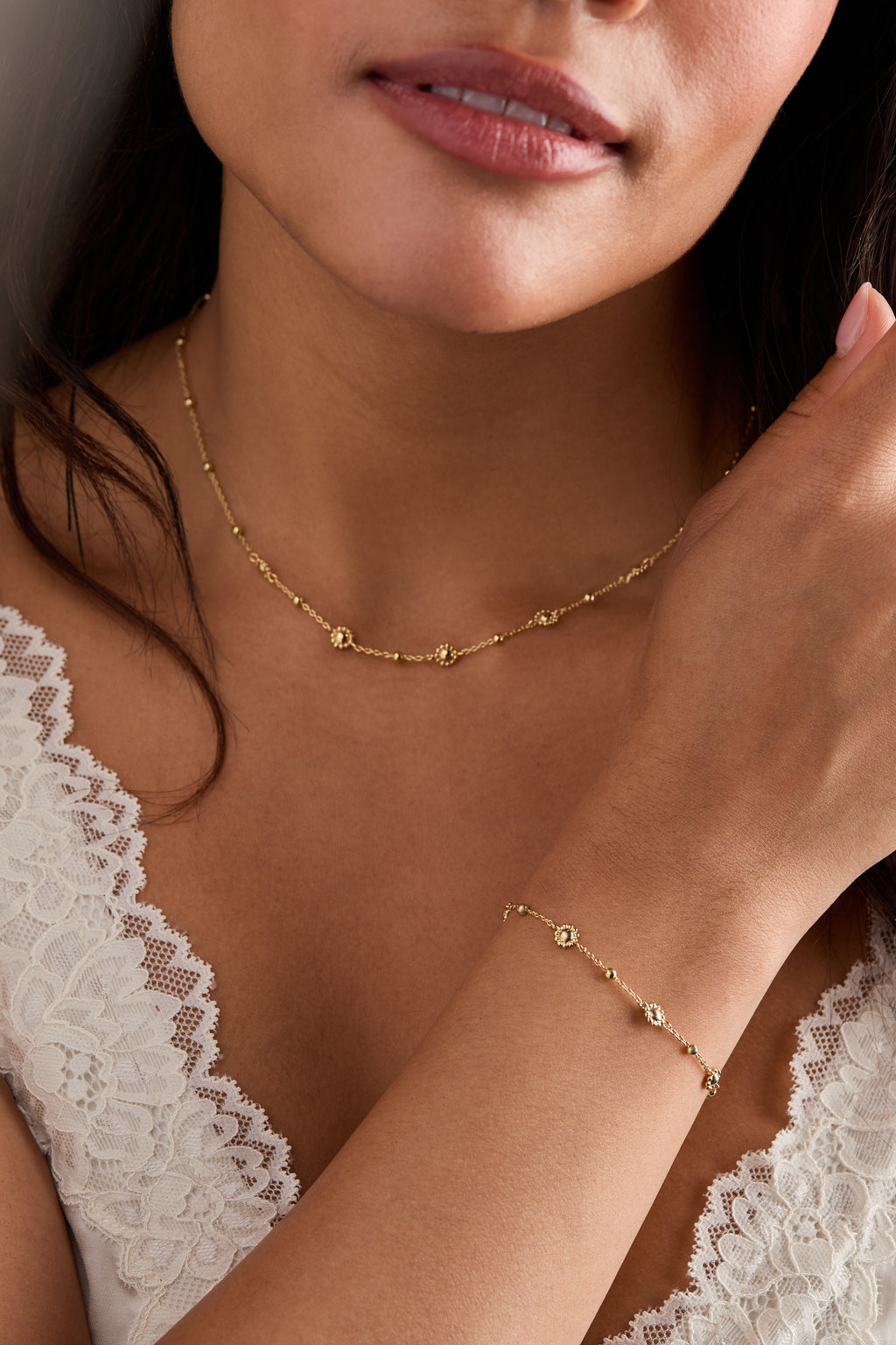 Floret Chain Necklace with Gold-Plated Textured Details