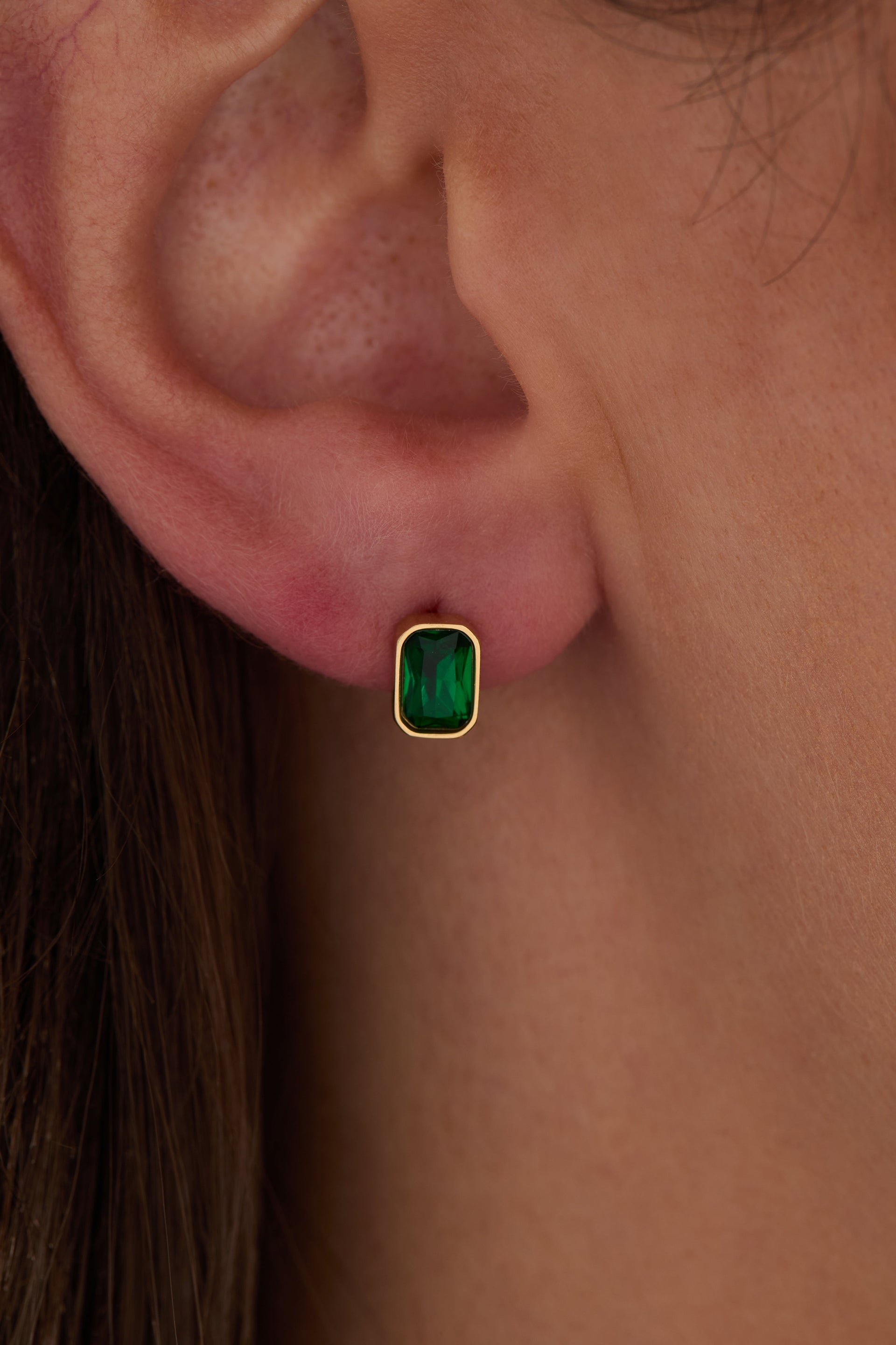 May Emerald-Cut Birthstone Stud Earrings in Green Glass