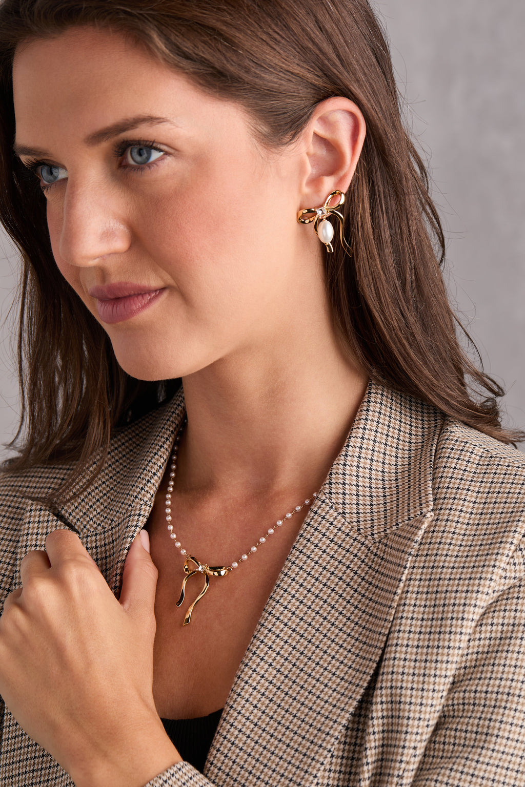 Bow Pearl Coquette Necklace with Crystal Centerpiece