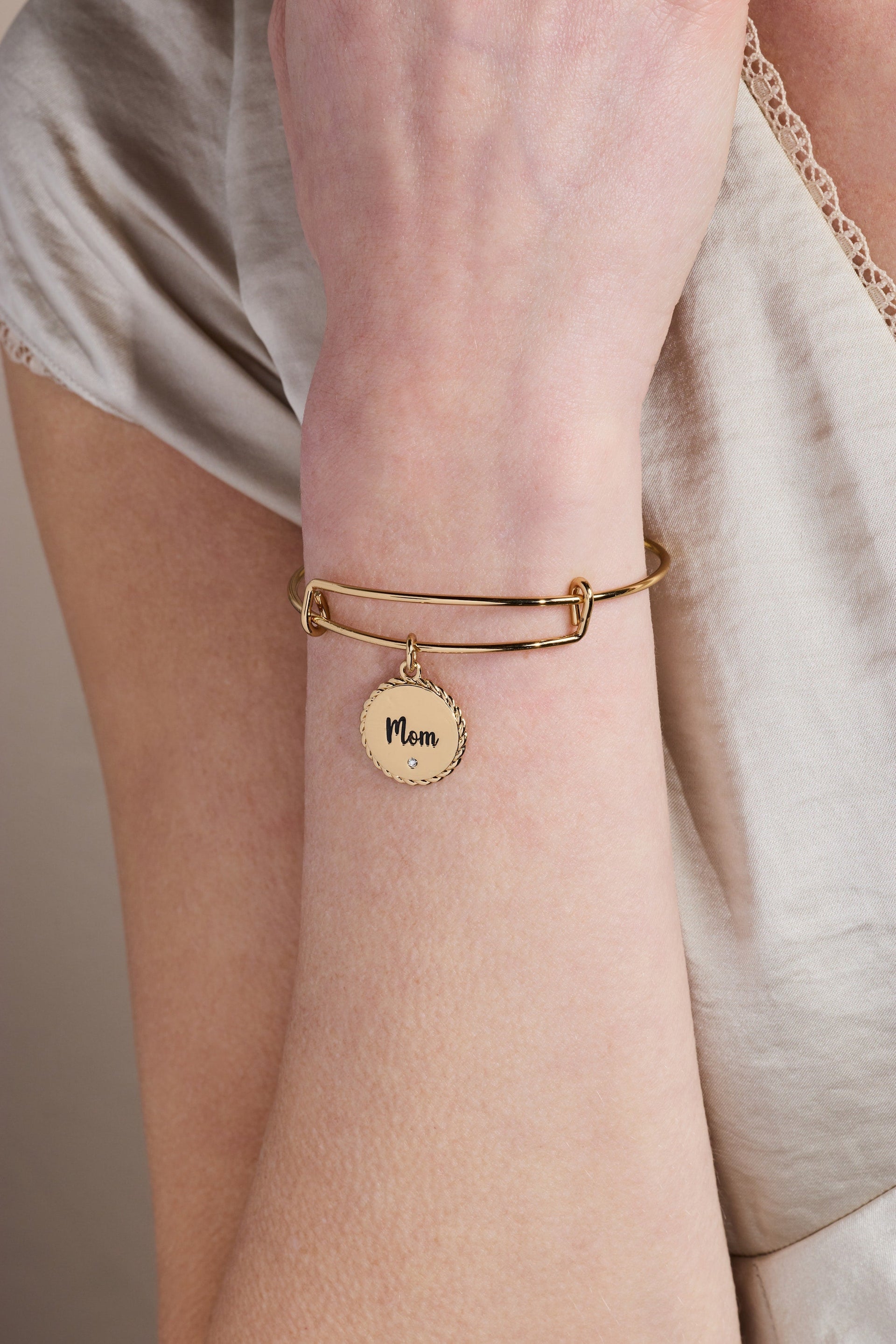 Mom Bonded By Love Connected For Life Rope Edge Charm Bangle