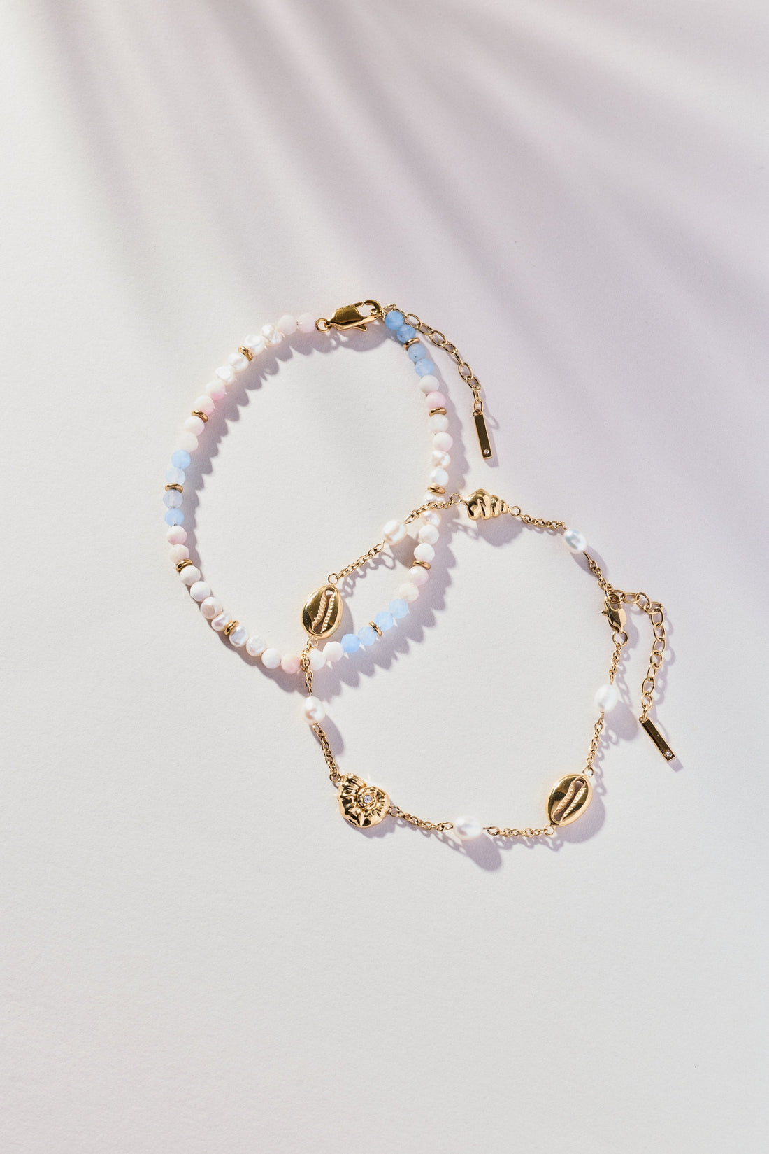 Seashell & Pearl Inline Charm Anklet in Gold Tone
