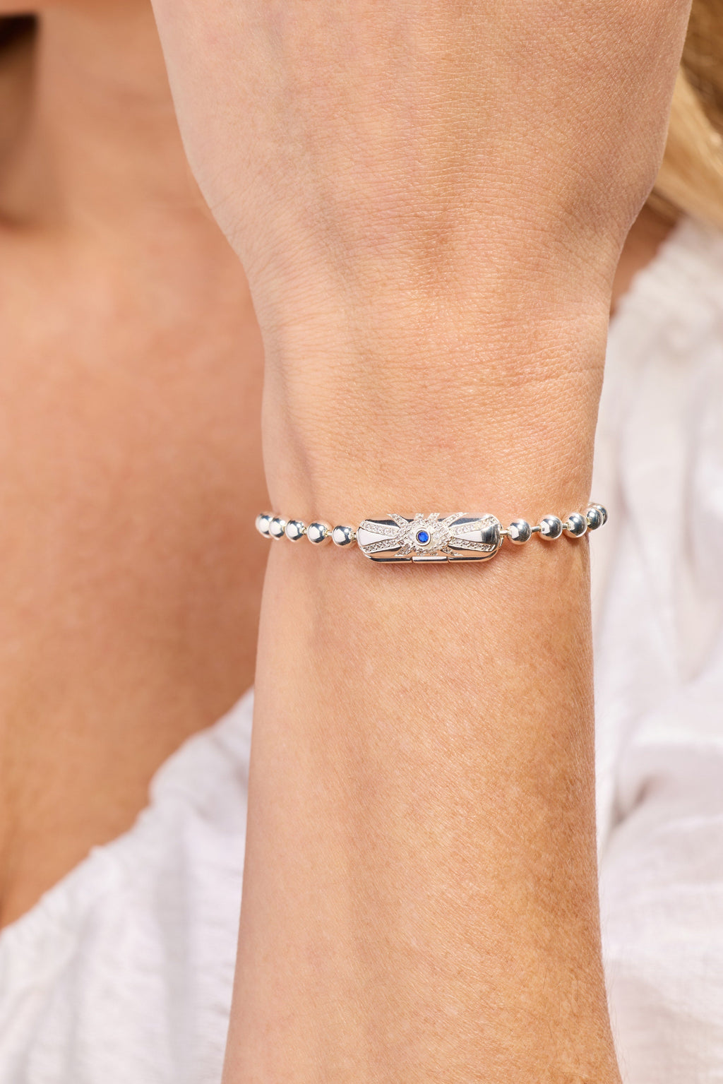 Modern Evil Eye Barrel Closure Chain Bracelet