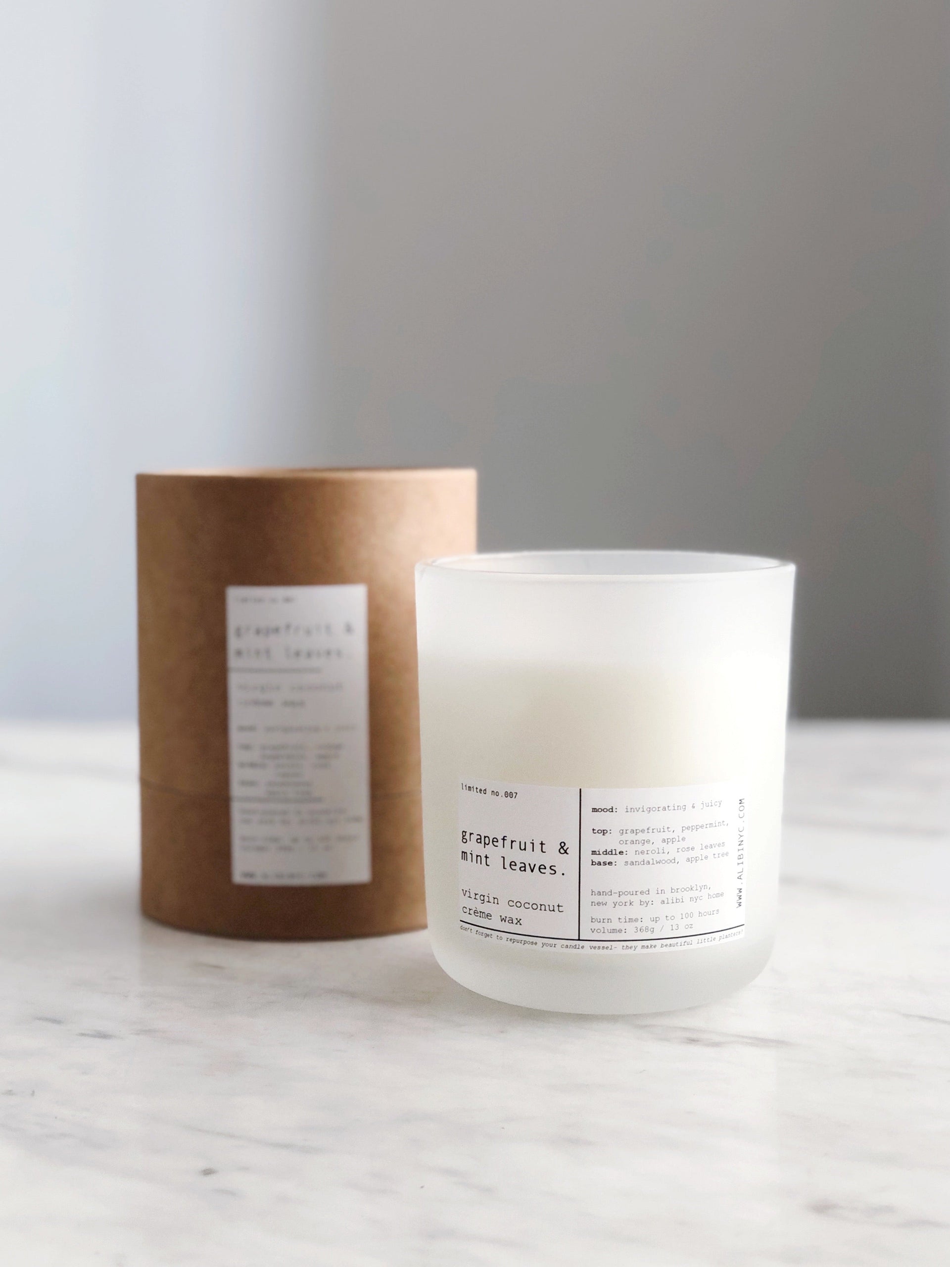 GRAPEFRUIT & MINT LEAVES | VIRGIN COCONUT CRÈME WAX & WOODEN WICK CANDLE