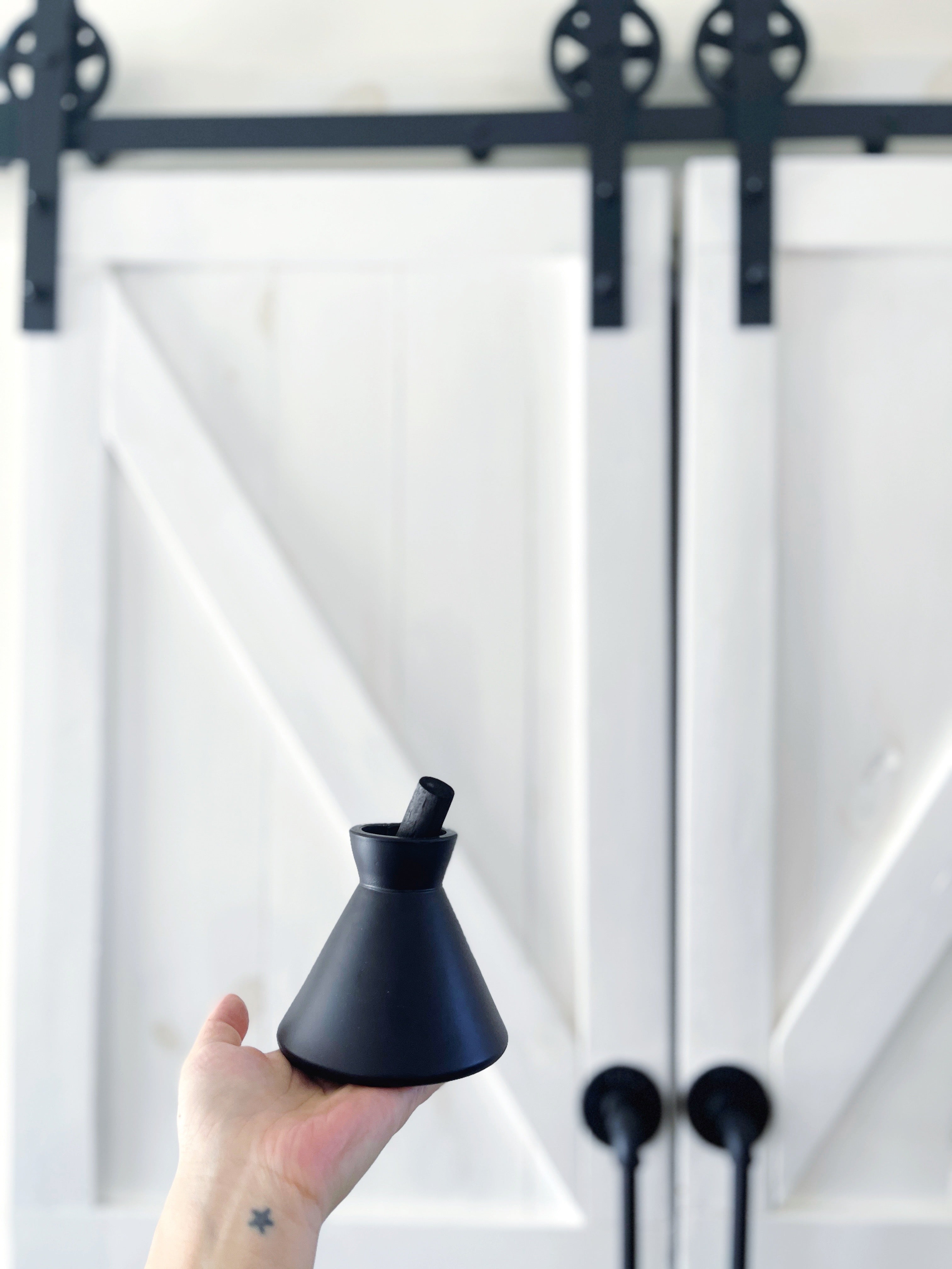 VELLA CHARCOAL WAND DIFFUSER SET